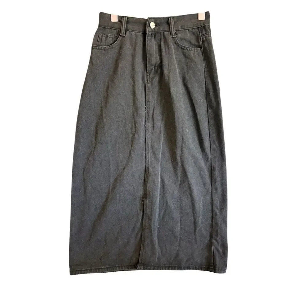 New with tag Women's Black Denim Long Pleated Skirt with Pockets Size M